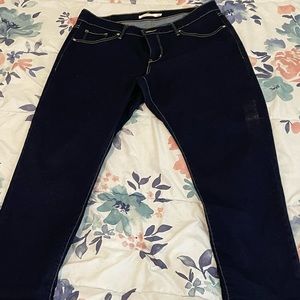 Size 18 Levi’s Skinny Jeans. Dark wash with no tears.